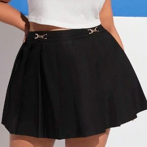 New ! SHEIN Black Pleated Mini Skirt with Gold Buckle detail